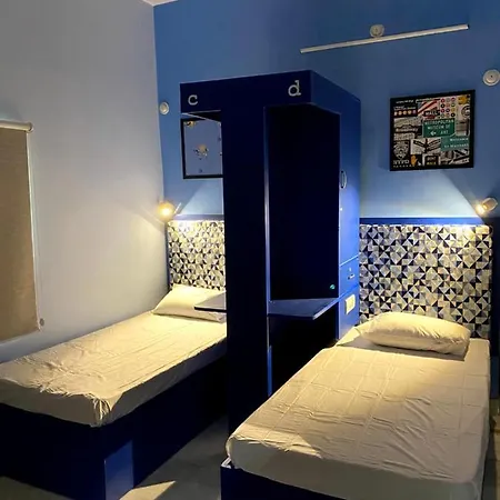 Backpackers Den-2